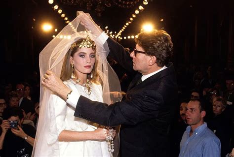 abiti da sposa ysl|Yves Saint Laurent: 17 wedding dresses da ispirazione .